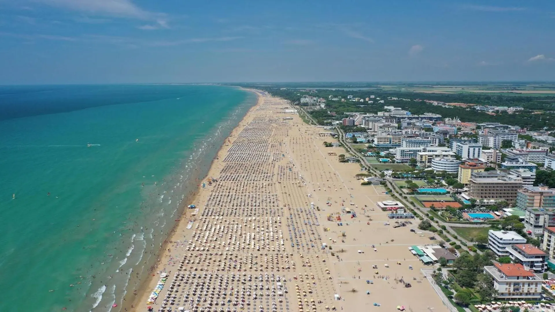 Well Equipped Apartment With Pool - Beahost Bibione Italië